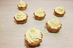 Mini tarte cu ananas