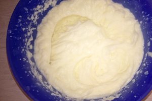 Snitel de pui in crusta de pesmet cu piure de cartofi 