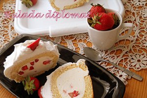 Rulada diplomat cu capsuni