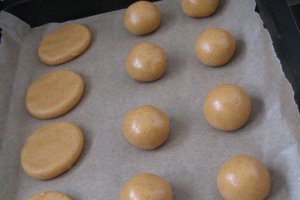 Biscuiti cu gem de caise(de post)