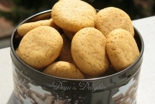 Biscuiti cu gem de caise(de post)
