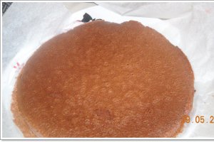 Tort de ciocolata cu capsuni