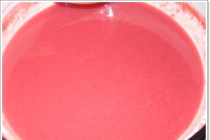 Tort de ciocolata cu capsuni