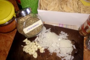 Tagliatelle cu sos arrabiata