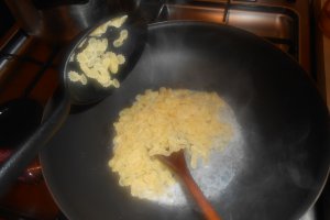 "Gaina cu pastele fundita''