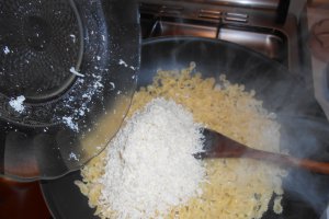 "Gaina cu pastele fundita''