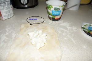 Placinte sarate cu branza pufoasa Delaco cu smantana