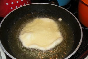 Placinte sarate cu branza pufoasa Delaco cu smantana