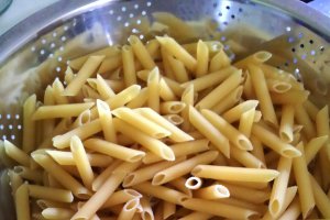 Penne cu ton la cuptor