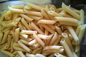 Penne cu ton la cuptor