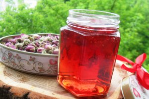 Dulceata de trandafiri