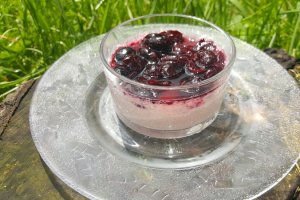Panna cotta cu cirese