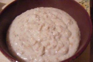 Porridge - Budinca de ovaz cu miere si capsuni