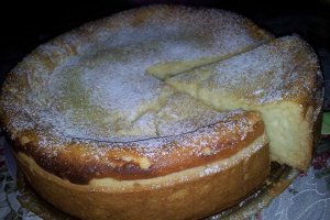 Tarta cu crema de branza si aluat fraged