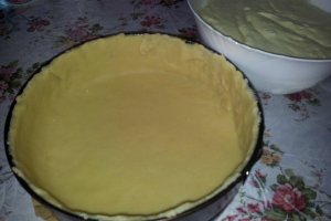 Tarta cu crema de branza si aluat fraged
