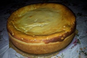 Tarta cu crema de branza si aluat fraged