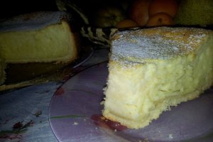 Tarta cu crema de branza si aluat fraged