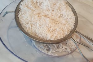 Pilaf de orez cu carne de porc si zucchini