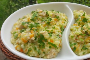Pilaf de orez cu carne de porc si zucchini