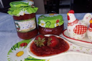 Gem de capsuni cu merisoare si ghimbir