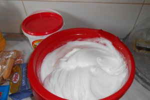 Tort cu nuci, migdale si crema cu ness ( Reteta cu nr.900 )