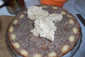 Tort cu nuci, migdale si crema cu ness ( Reteta cu nr.900 )