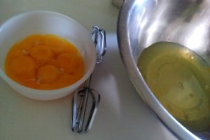 Tort cu capsuni si crema mascarpone