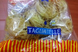 Tagliatelle cu chifteluțe in sos