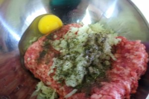 Tagliatelle cu chifteluțe in sos