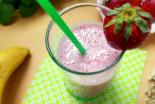 Milkshake cu capsuni si banane
