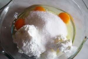 Tarta cu branza si fructe de padure