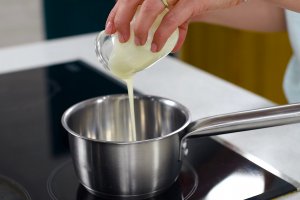 Mini tarte cu ciocolata si capsuni