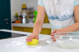 Mini tarte cu ciocolata si capsuni