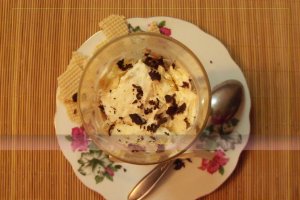 Inghetata asortata: vanilie, fulgi de ciocolata si citrice