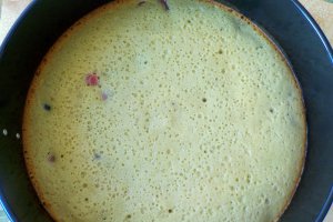 Tort cu inghetata de vanilie, cirese si visine