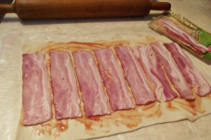 Aperitiv melcisori perechi din foietaj cu bacon si cascaval