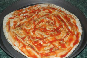 Pizza pe blat de lipie