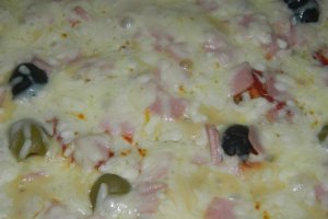 Pizza pe blat de lipie