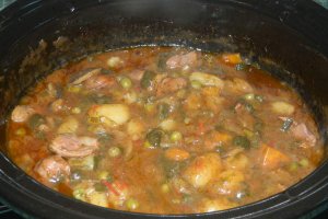 Pipote si inimi de pui cu gnocchi la slow cooker Crock-Pot