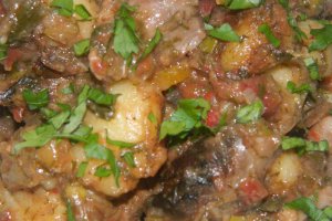 Pipote si inimi de pui cu gnocchi la slow cooker Crock-Pot