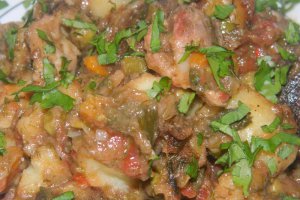 Pipote si inimi de pui cu gnocchi la slow cooker Crock-Pot