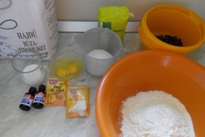 Placinta cu branza dulce si stafide