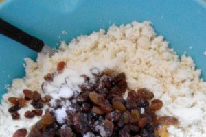 Placinta cu branza dulce si stafide