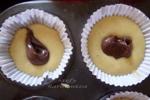 Muffins cu crema de ciocolata