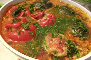 Zucchini rotunzi umpluti cu carne si legume