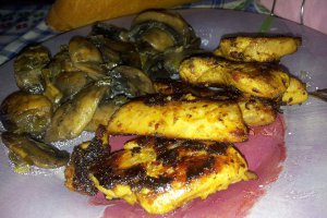 Piept de pui la grill cu ciuperci champignon