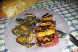 Piept de pui la grill cu ciuperci champignon