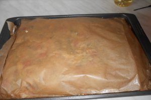Varza cu rosii si ceapa verde  si carnati de Plescoi