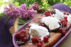 Banane caramelizate cu inghetata de vanilie