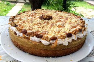 Tort racoros cu mere si crema de whiskey